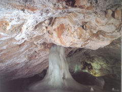 Dobsinska-ladova-jaskyna